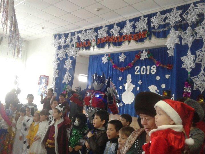 Мектебімізде жаңа жыл мерекесі аталып өтті