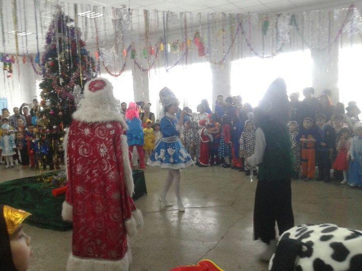 Мектебімізде жаңа жыл мерекесі аталып өтті