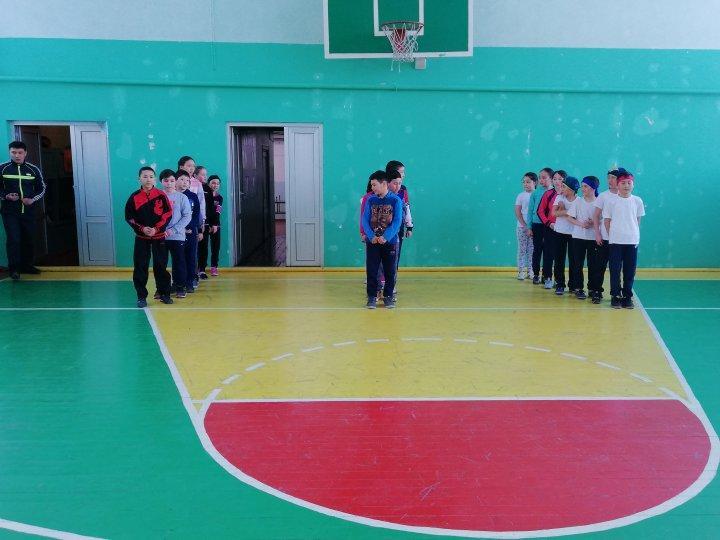 4-ші сыныптар арасында спорттық жарыс өтті.