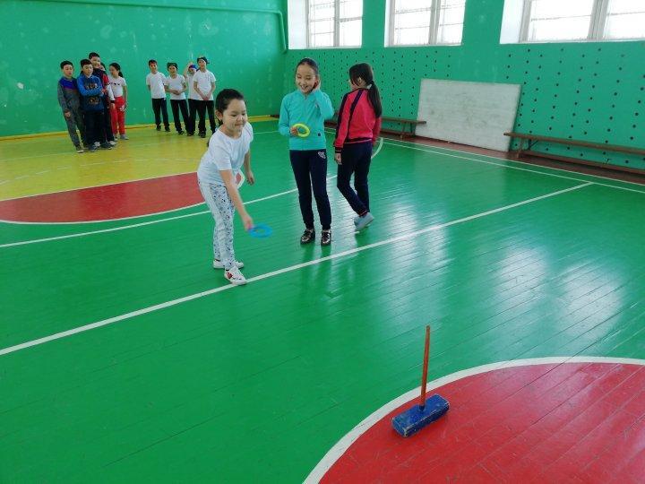4-ші сыныптар арасында спорттық жарыс өтті.