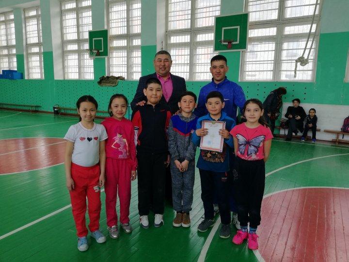 4-ші сыныптар арасында спорттық жарыс өтті.