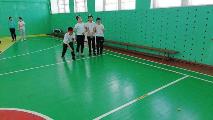 4-ші сыныптар арасында спорттық жарыс өтті.
